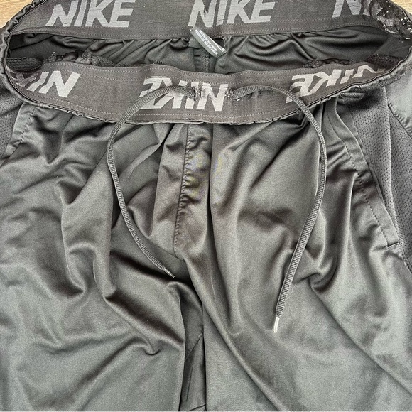 Nike Men's Dri-FIT Totality 9" Unlined Shorts - Picture 6 of 10